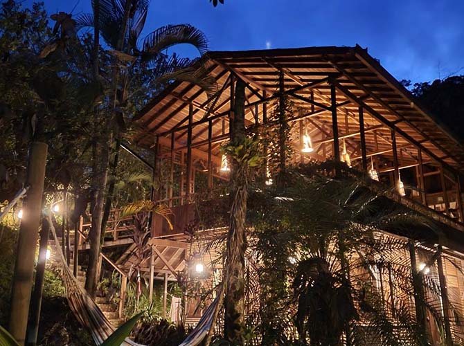 Ritmo del río. Ecolodge