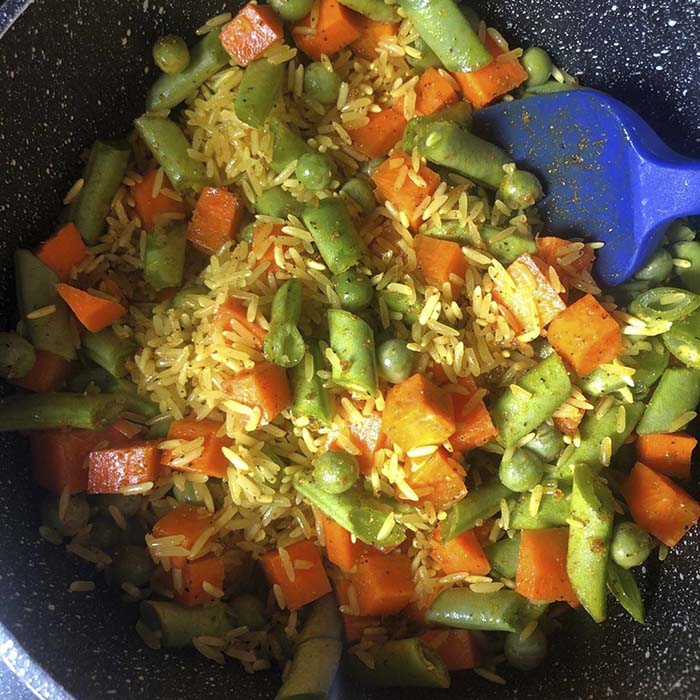 Receta: Arroz con Vegetales y Cúrcuma