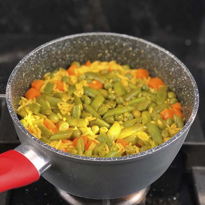 Receta: Arroz con Vegetales y Cúrcuma