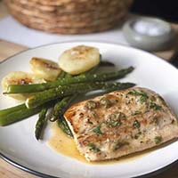 Pescado con Salsa de Mantequilla y Limón