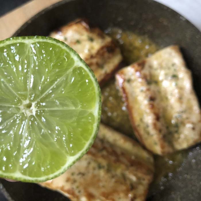 Receta: Pescado con Salsa de Mantequilla y Limón