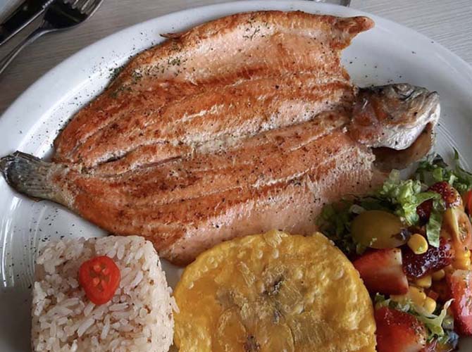 Restaurante Con Sabor a Mar