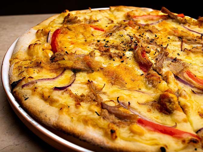 Restaurante La Barra Crea Tu Pizza