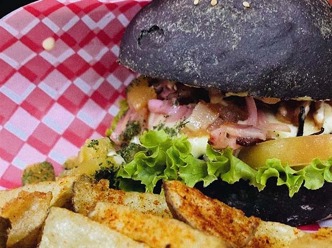 Restaurante La Corpo, Café & Pub