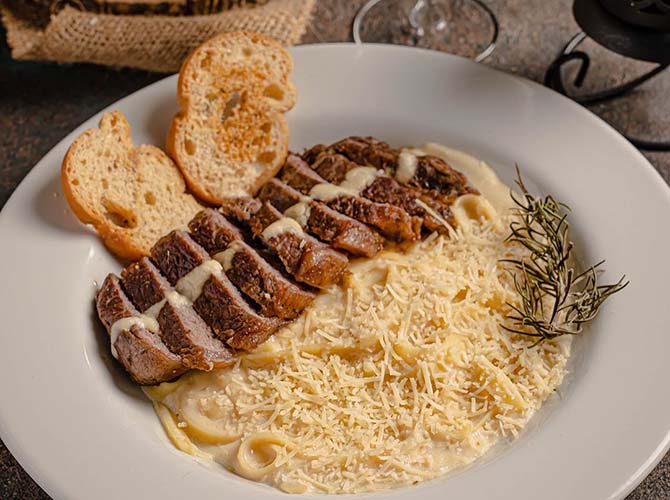 Restaurante Plazuela Girón Bistro