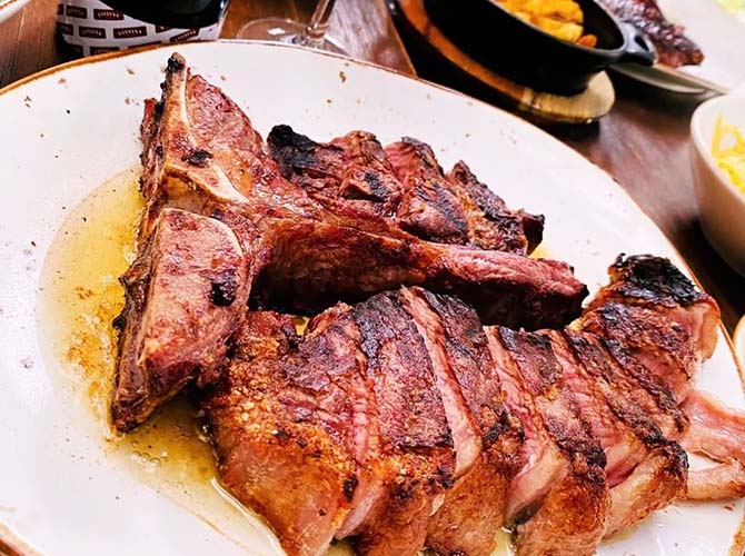 Restaurante Tauro Steak House & Bar